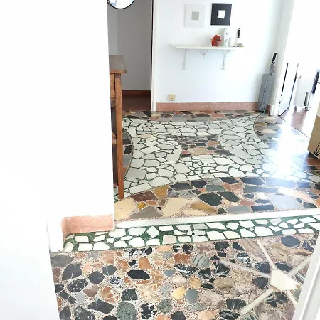 Rua Pino 110 Apartment *