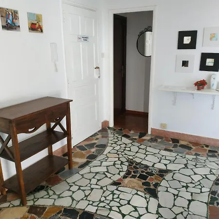 Rua Pino 110 * ויגו