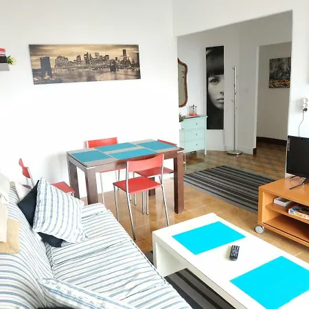 Rua Pino 110 * ויגו