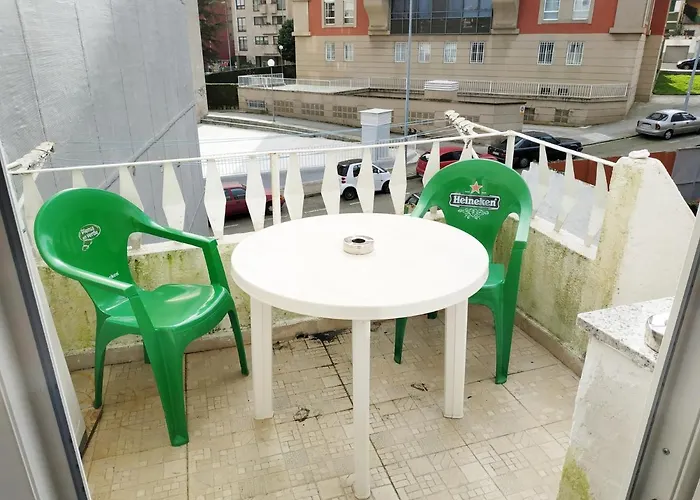 Rua Pino 110 * Vigo